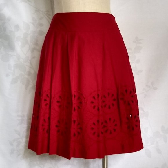 LOFT Dresses & Skirts - LOFT 100% cotton red eyelet skirt w/ pockets 00P